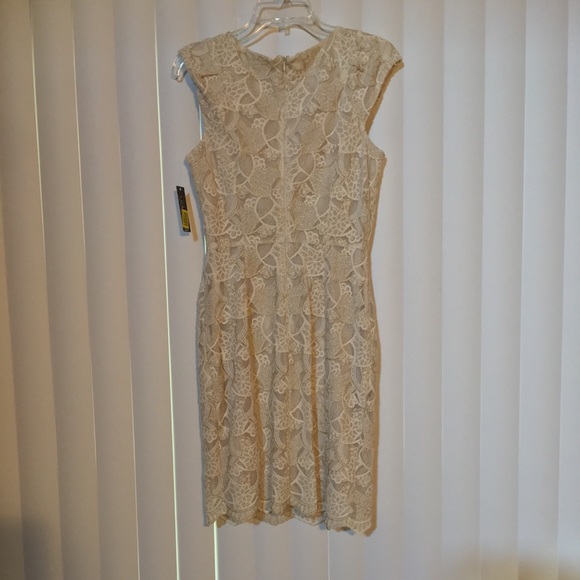 🆕GIANNI BINI GORGEOUS LACY DRESS-IS BRAND NEW-CUTE AND COMFORTABLE. BRAND NEW. - Picture 4 of 9